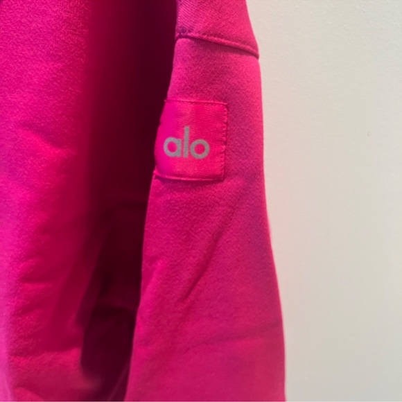 Alo Yoga Polo Henley Pullover - Picture 2 of 4